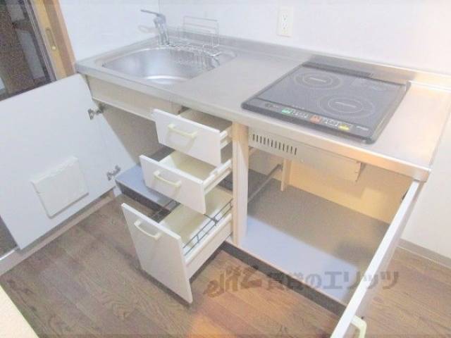 キッチン　キッチン下部収納