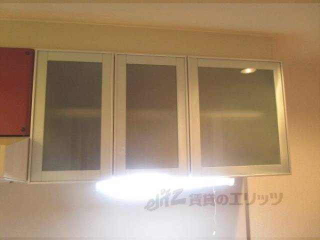 キッチン　上部収納