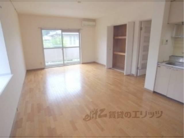 リビング　南向きのお部屋になります