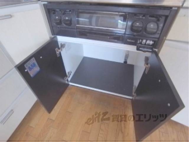 キッチン　調理器具など収納できますね