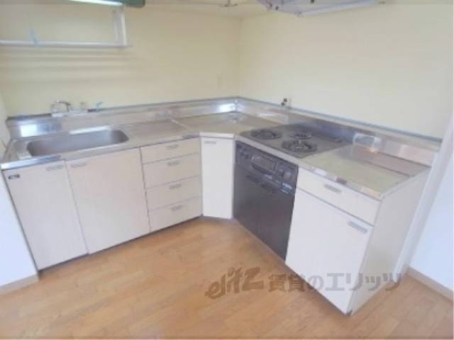 キッチン　ｷｯﾁﾝ広々していますよ