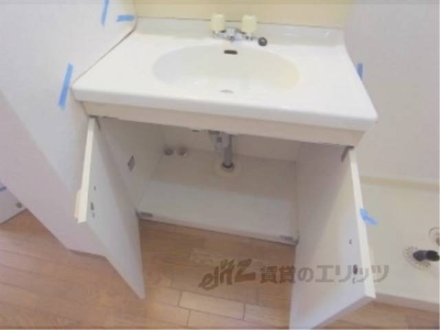 洗面所　下に収納ありますよ