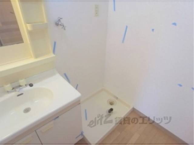 洗濯機置場　室内に設置可能なのが嬉しいですね