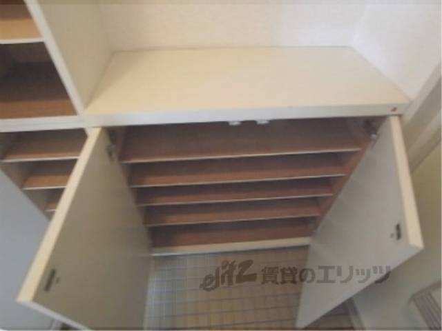 下駄箱　たくさん入りますね