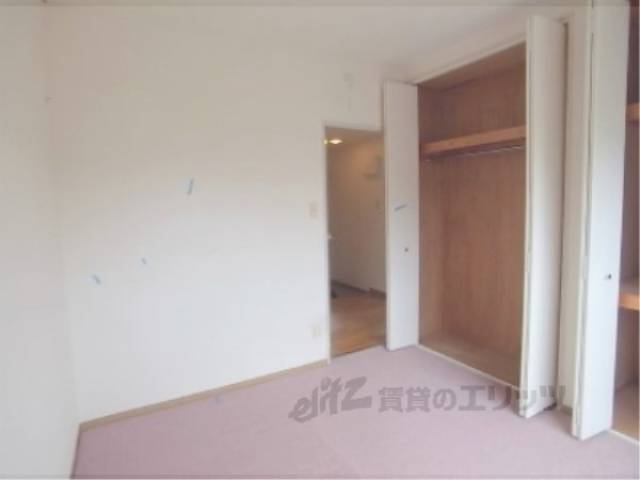 洋室　光入っています