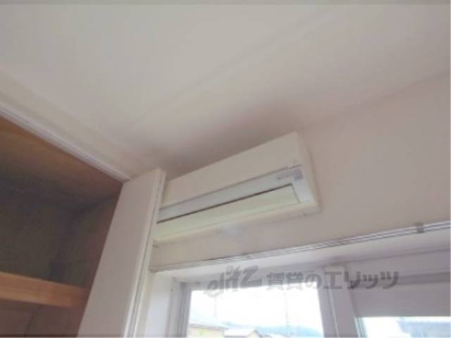 エアコン　一基付いています