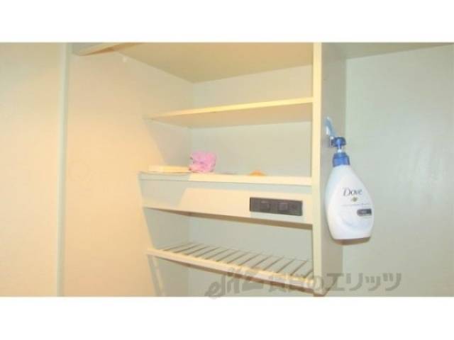 キッチン　上部収納