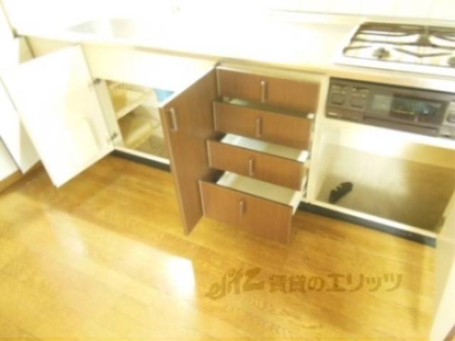 キッチン　キッチン下部収納