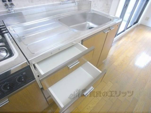 キッチン　キッチン下部収納