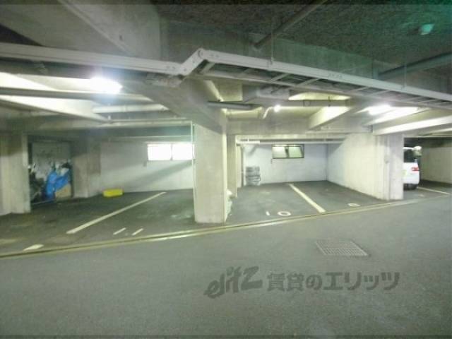 ガレージ