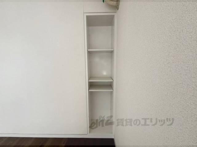 洋室　収納