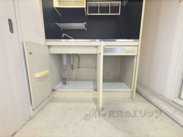 冷蔵庫置場　収納