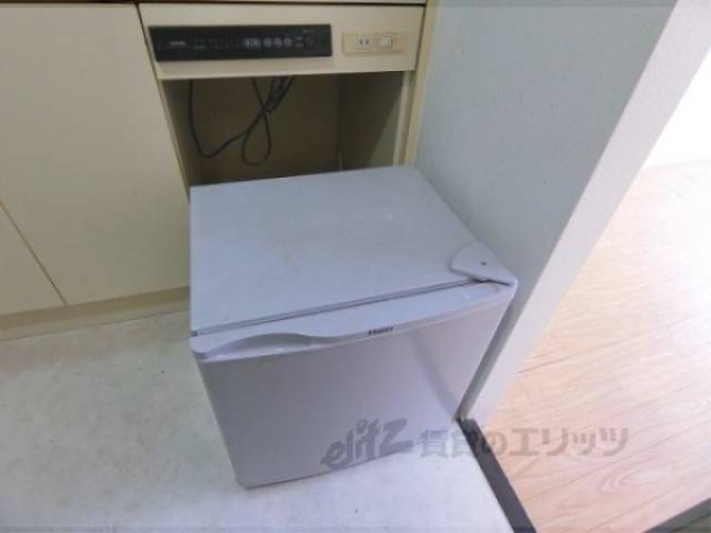 キッチン　ミニ冷蔵庫