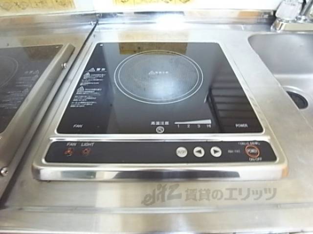 キッチン　電気コンロ