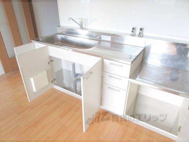 キッチン　上部収納