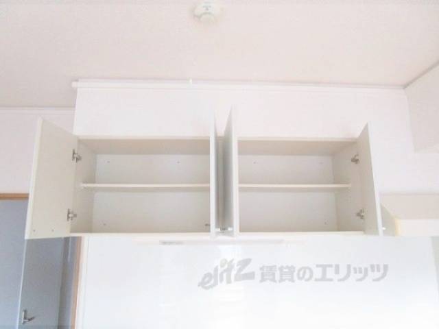 キッチン　上部収納