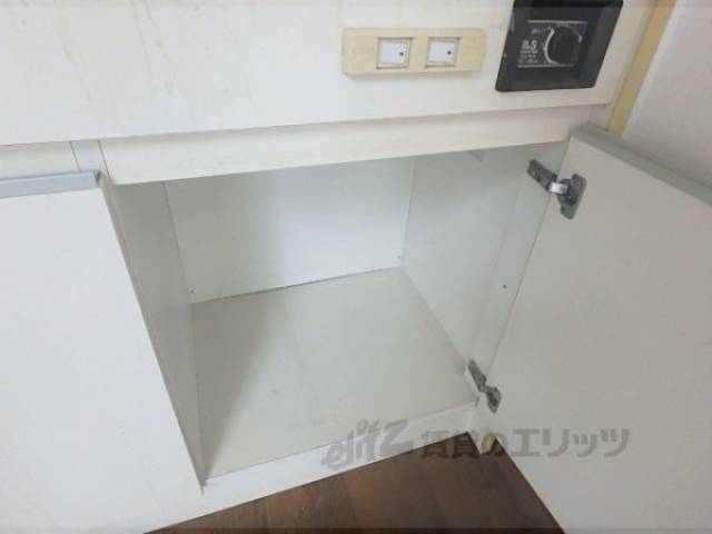 キッチン　下部収納