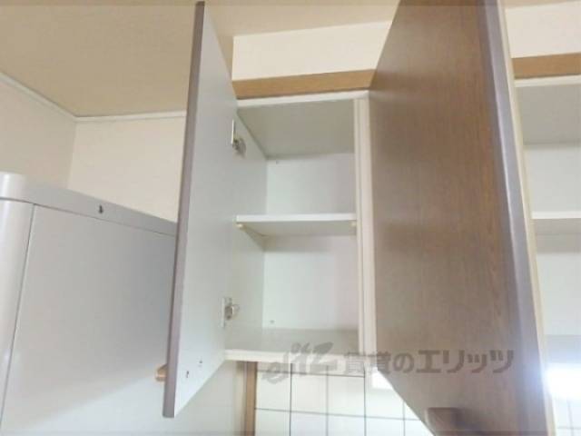 キッチン　上部収納