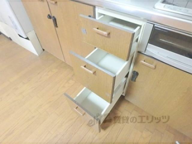 キッチン　下部収納
