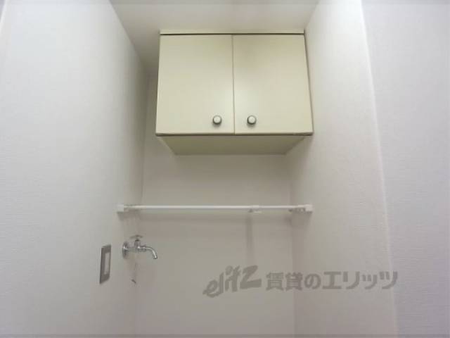 洗濯機置場　上段収納