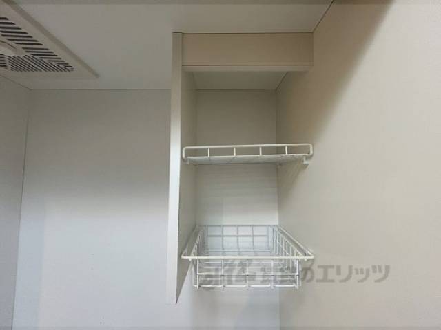 キッチン　上部収納