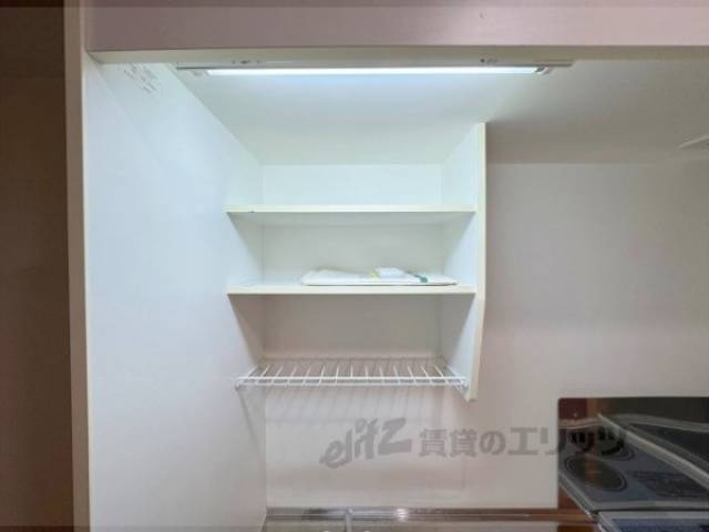 キッチン　収納棚