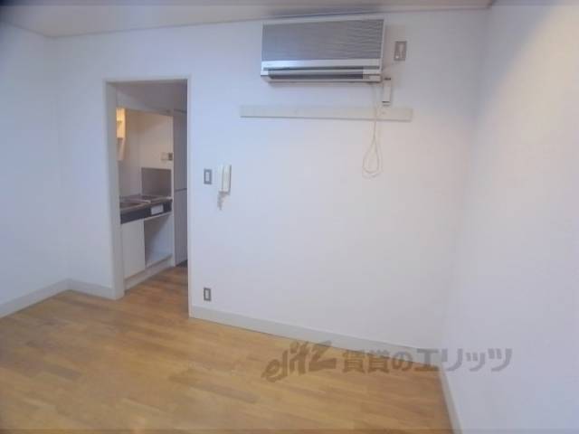 居室　綺麗な洋室のお部屋です。