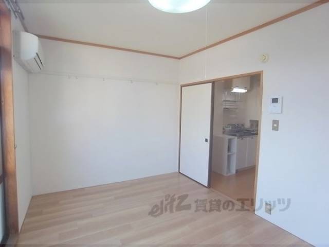 居室　横長タイプのお部屋です