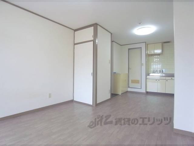 洋室　綺麗な室内です。