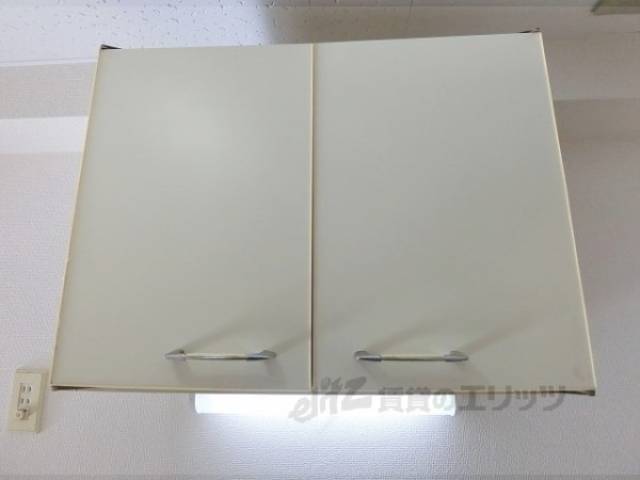 キッチン　上部収納