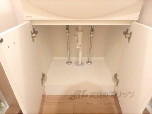 洗面所　下部収納