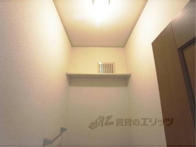 トイレ　上部収納