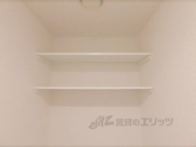 トイレ　上部収納