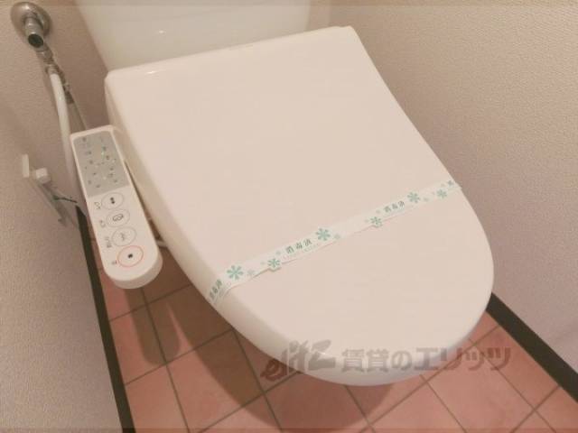 トイレ　洗浄機能付き便座