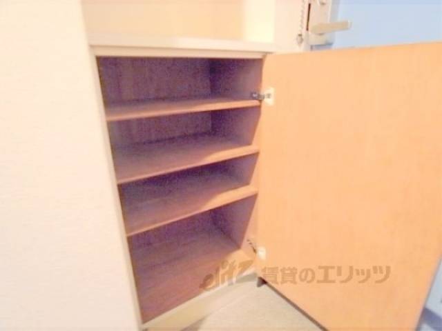 下駄箱　たっぷり収納。