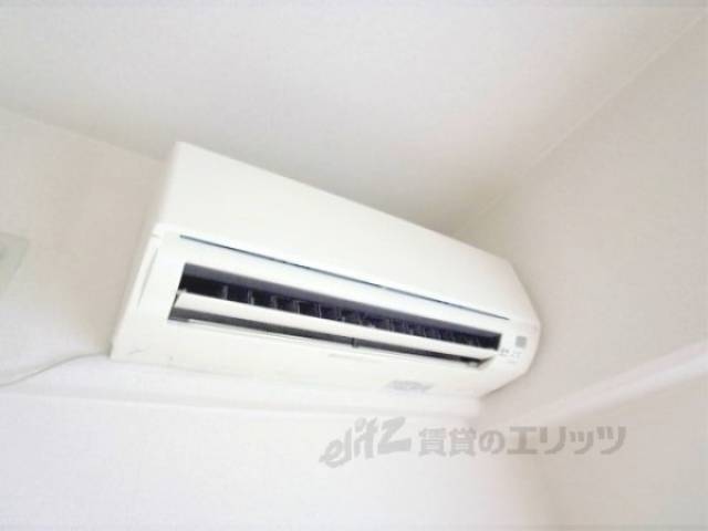 エアコン　暑い夏もエアコンがあれば大丈夫。