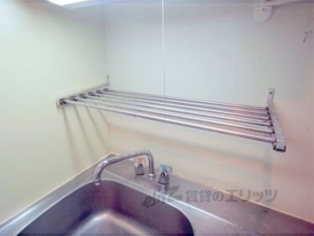 キッチン　水切り棚　水切り棚が付いていて便利ですね。