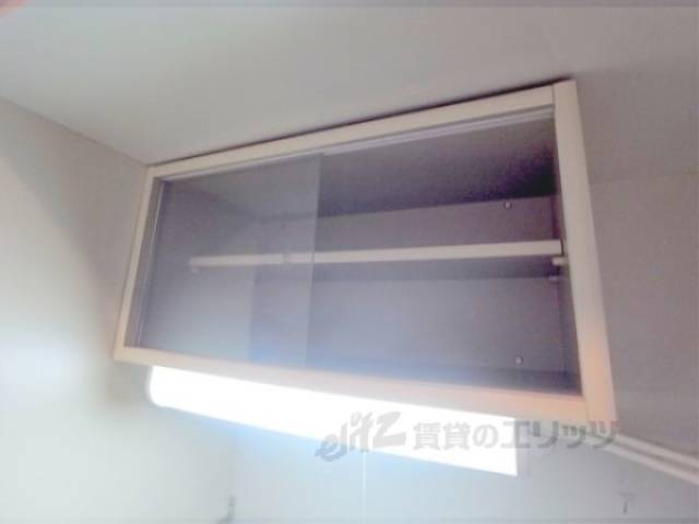 キッチン　上部収納　食器や調味料入れにどうぞ