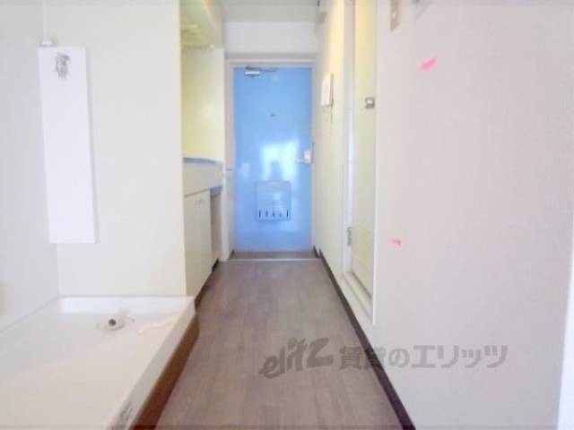 廊下　綺麗なフローリングの廊下です。