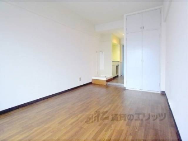 居室　きれいなお部屋です。