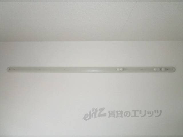 居室　ハンガーラック