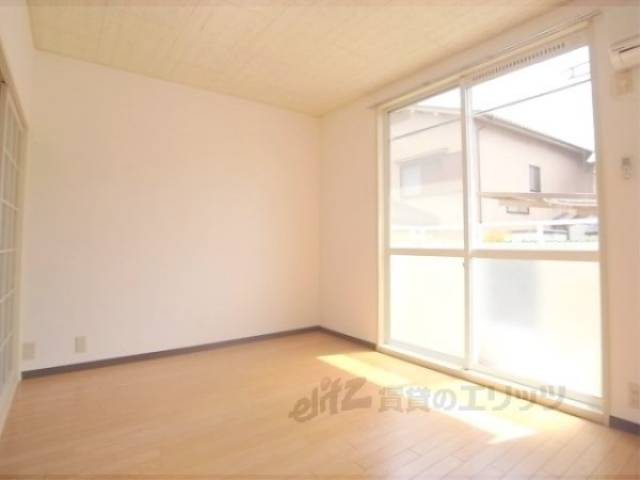 居室　明るいお部屋です。