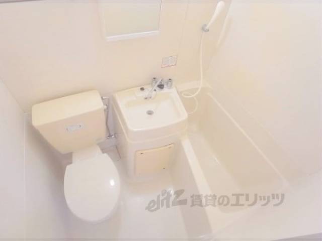 ユニットバス　ユニットバスとなっています。