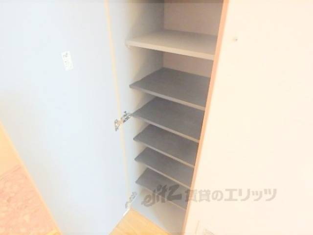 下駄箱　下部