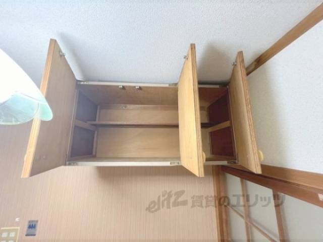 キッチン　上部収納