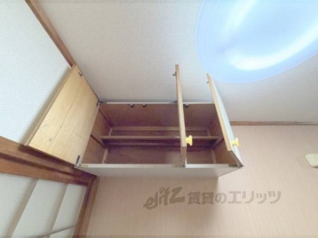 収納　上部収納