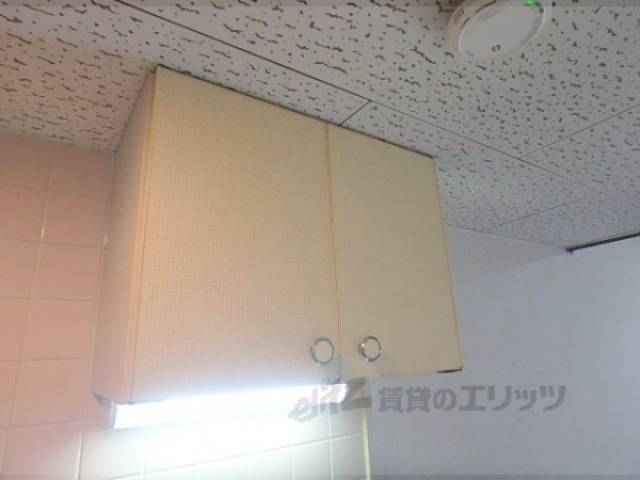 キッチン　上部収納