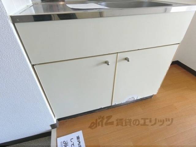 収納　キッチン下