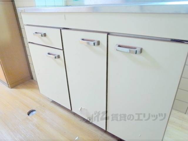 キッチン　下部収納