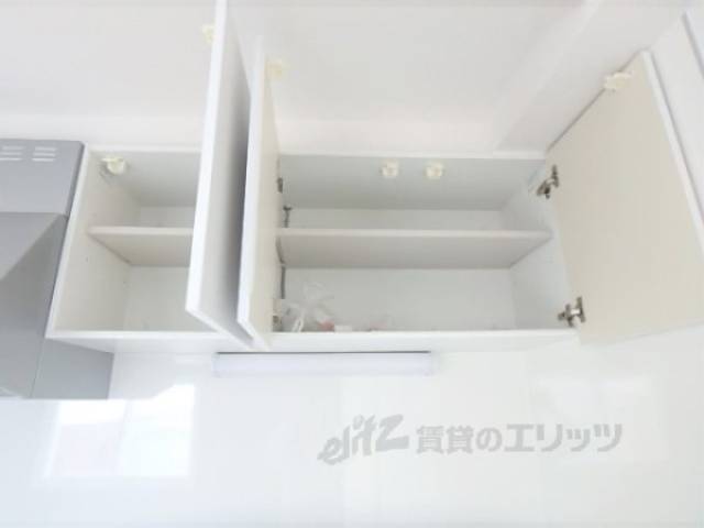 キッチン　上部収納　2段り便利です